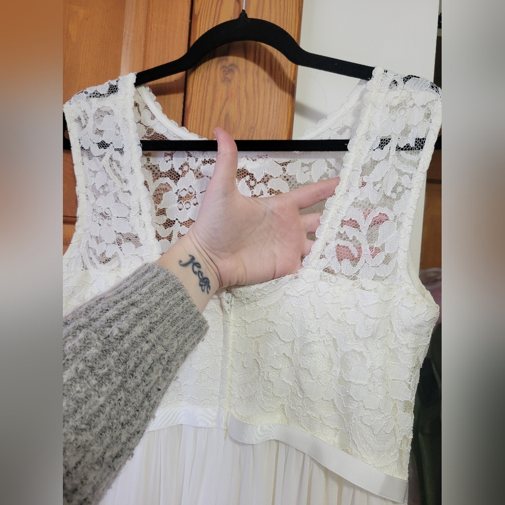 Davids Bridal Elegant Ivory White Lace & Chiffon Sleeveless Dress W/ Slit 14 - Picture 9 of 14
